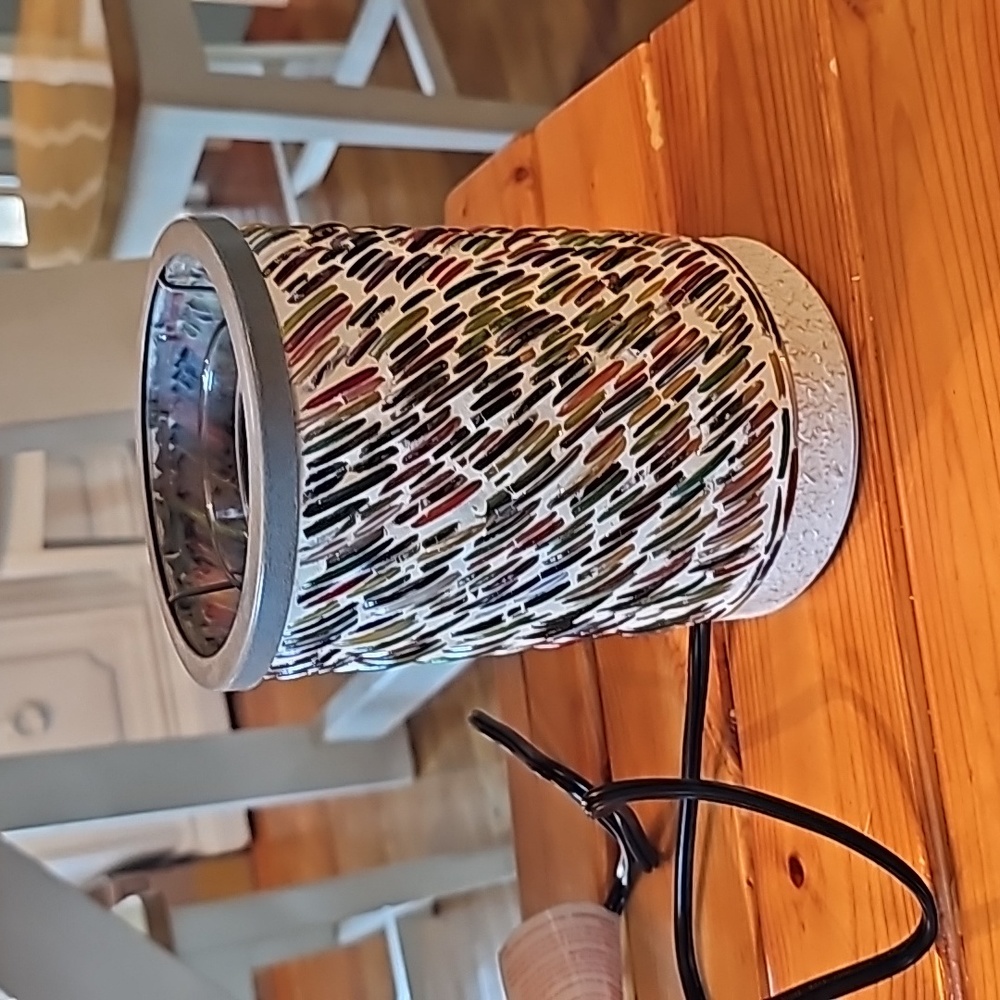 EUC Scentsy Colors of the Rainbow Warmer